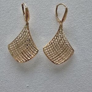 18k Gold Dangle Earrings